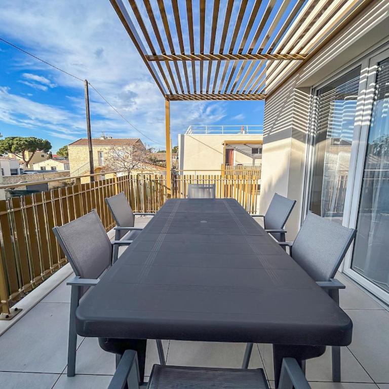 Grande Terrasse & Parking - à Vias - Appartement 3 Chambres - 32