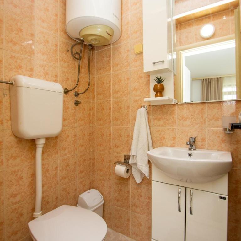 Apartments Ardura - Double Room with Balcony - 2