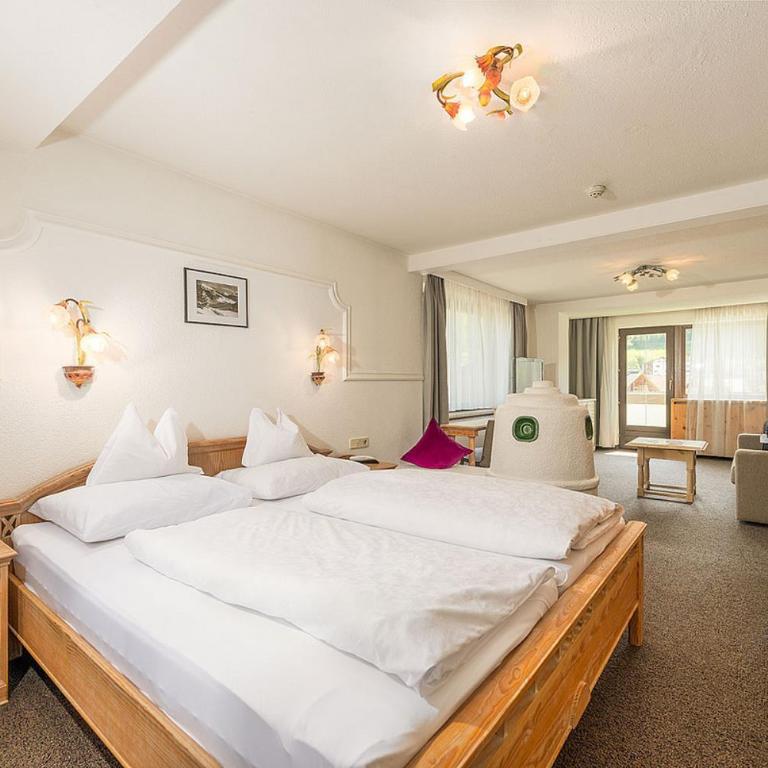 Superior Wellnesshotel Mein Almhof 4 S - Standard Doppelzimmer - 1