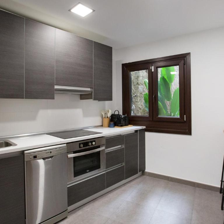 Lufia Flats 1 - Three-Bedroom Apartment - 35
