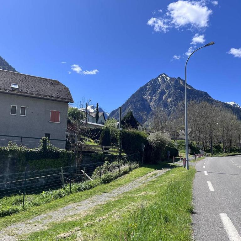 Maison spacieuse à Cauterets : 4 chambres, garage, sans animaux - FR-1-812-102 - Maison de Vacances - 12