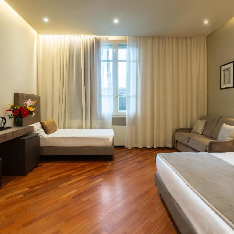 Hotel Embassy - Camera Familiare Deluxe - 1