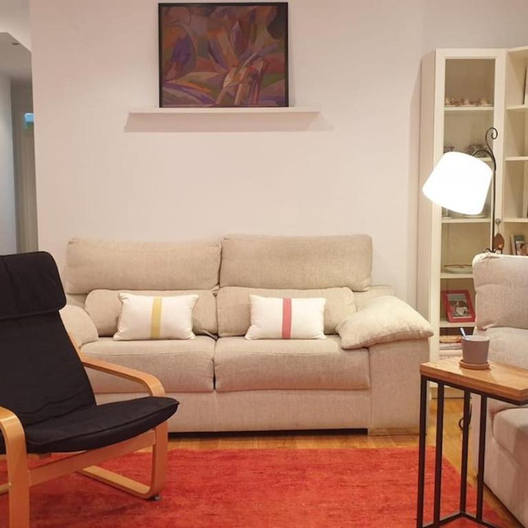 Piso deluxe frente al guggenheim con garaje gratis - Three-Bedroom Apartment - 1