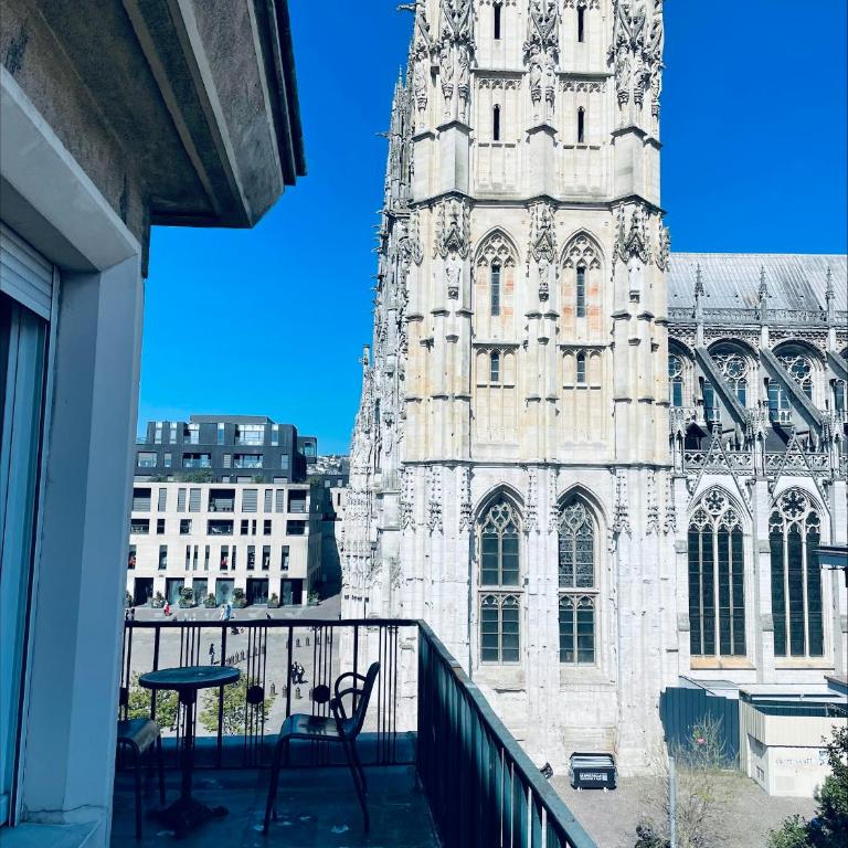Hôtel Cardinal - Suite Lit Queen-Size - 9