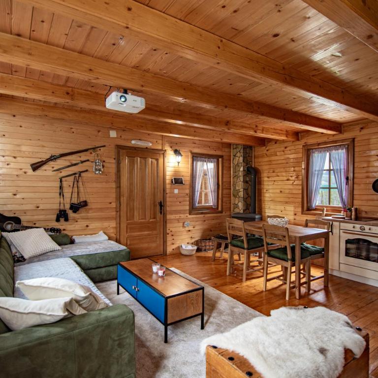 Private Cabin in the Woods - Three-Bedroom House - 1