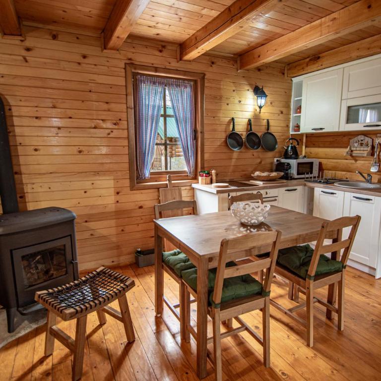 Private Cabin in the Woods - Three-Bedroom House - 6