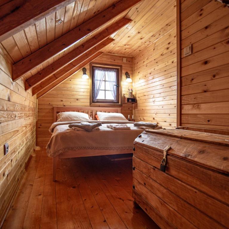 Private Cabin in the Woods - Three-Bedroom House - 19
