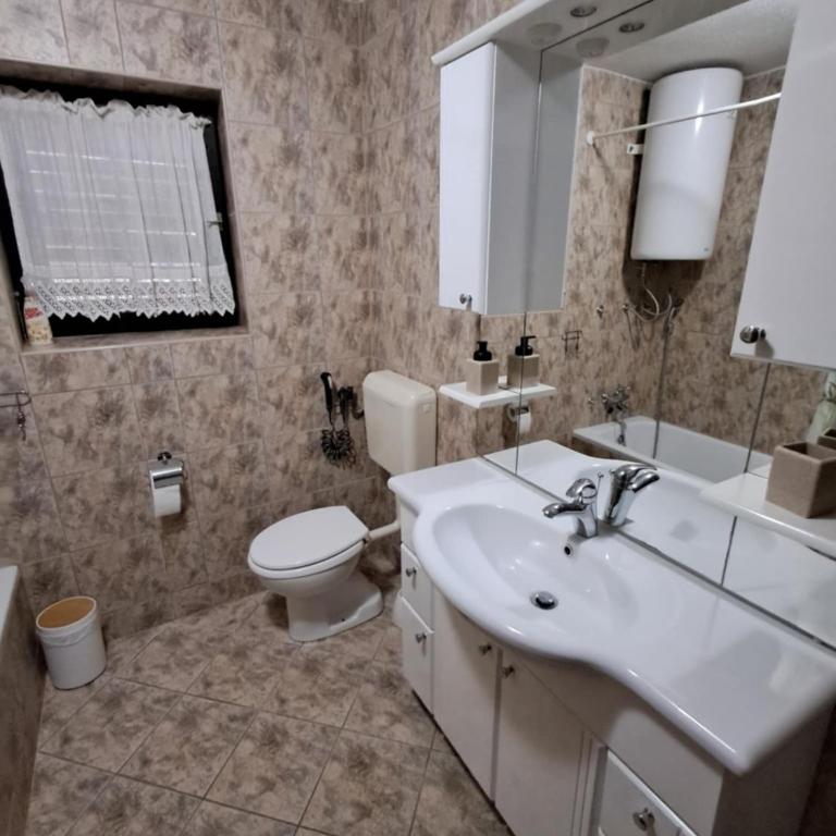 Kuca za odmor Amber - Three-Bedroom Townhouse - 27