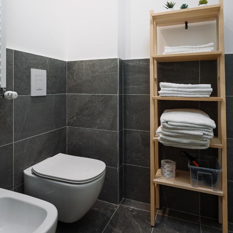 NEW - Loft 4 pax - 50m from Metro - Private Entry - Two-Bedroom House - 2