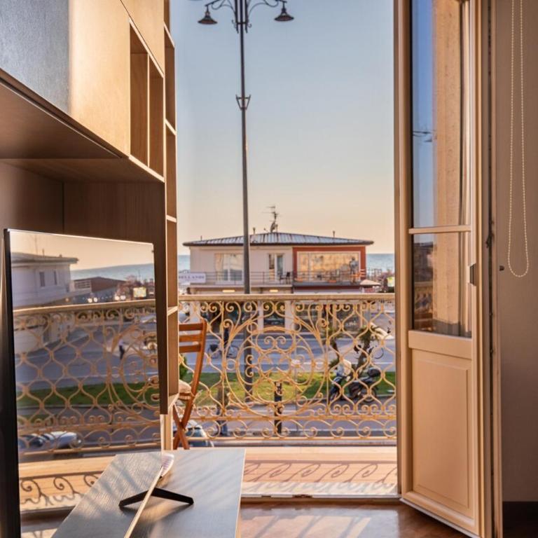 VistaMare, superior stay on Viareggio's Promenade - Appartamento Superior con Balcone - 11