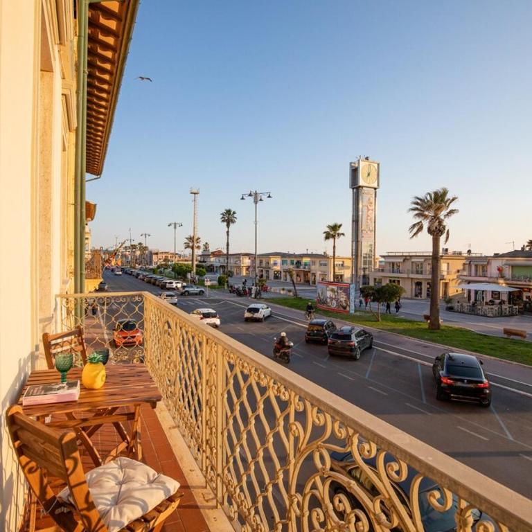 VistaMare, superior stay on Viareggio's Promenade - Appartamento Superior con Balcone - 42
