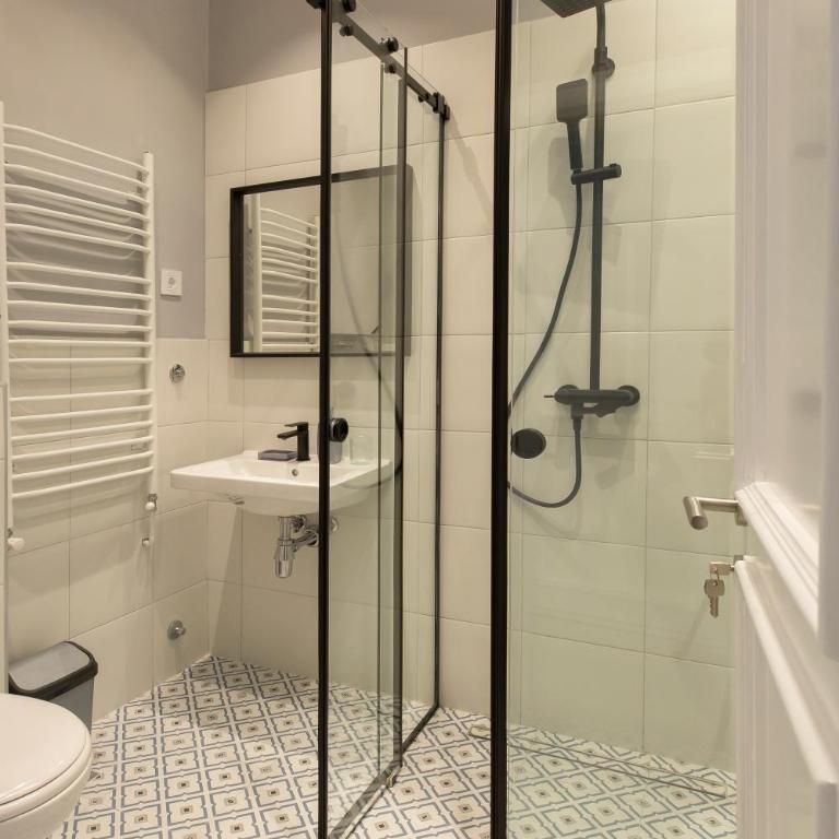 High Note Suites - Deluxe Double Room - 2