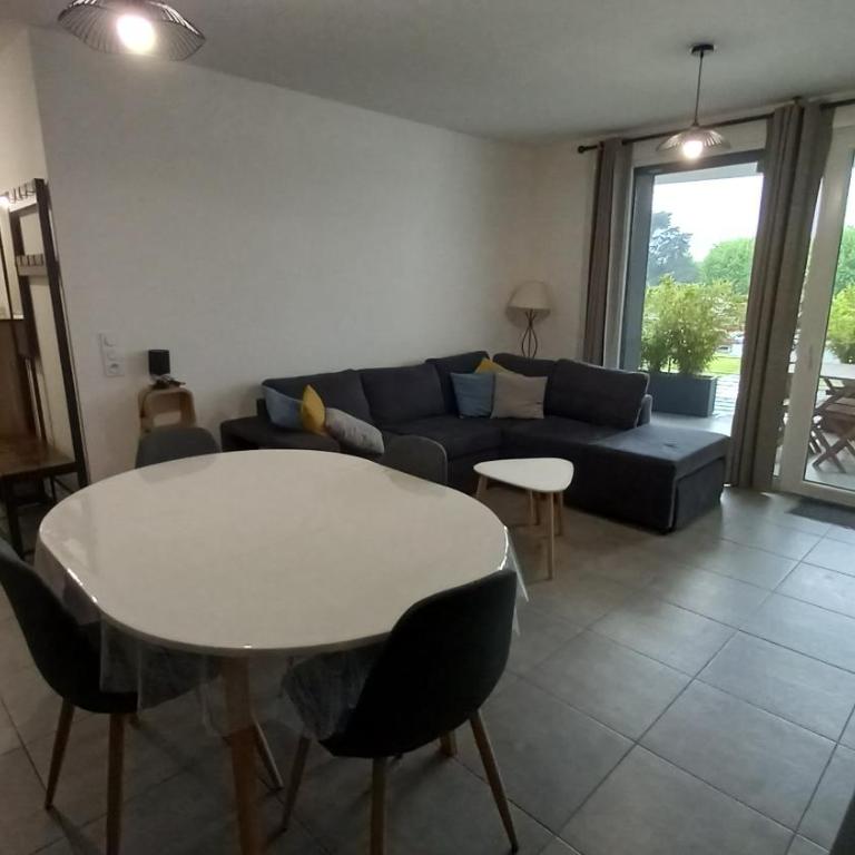 Aix les Bains Bel appartement 3 pièces face au lac - Two-Bedroom Apartment - 8