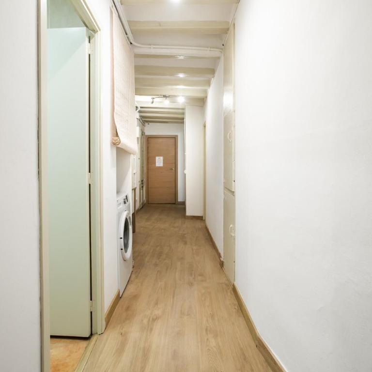 P2ESC1103- Apartment Barrio Gotico - Three-Bedroom Standard Apartment - 9