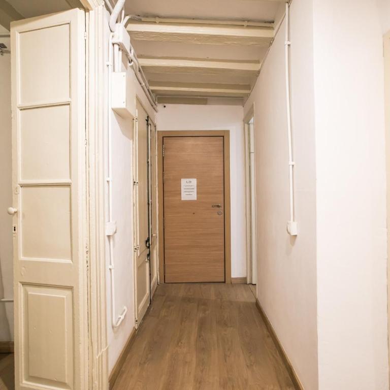 P2ESC1103- Apartment Barrio Gotico - Three-Bedroom Standard Apartment - 16