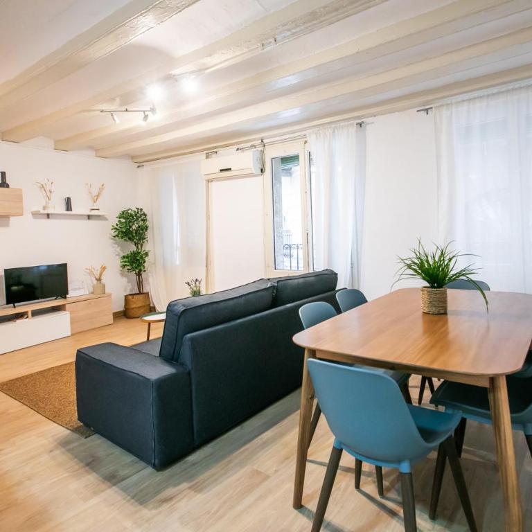 P2ESC1103- Apartment Barrio Gotico - Three-Bedroom Standard Apartment - 3