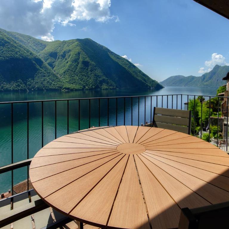 Unique Gandria Attic by Quokka 360 - Elegant Lake View Apartment - Appartamento con 2 Camere da Letto - 19