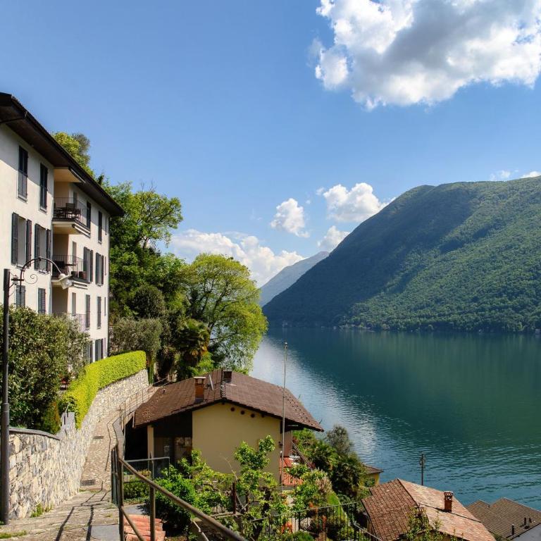 Unique Gandria Attic by Quokka 360 - Elegant Lake View Apartment - Appartamento con 2 Camere da Letto - 49