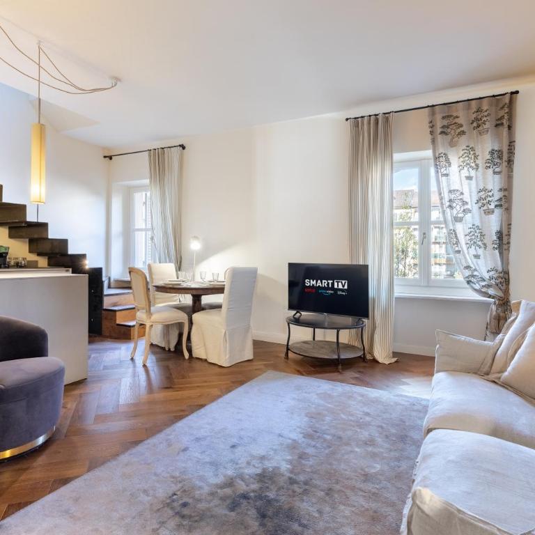 De Sonnaz Suite A - Two-Bedroom Deluxe Apartment with Balcony - 2