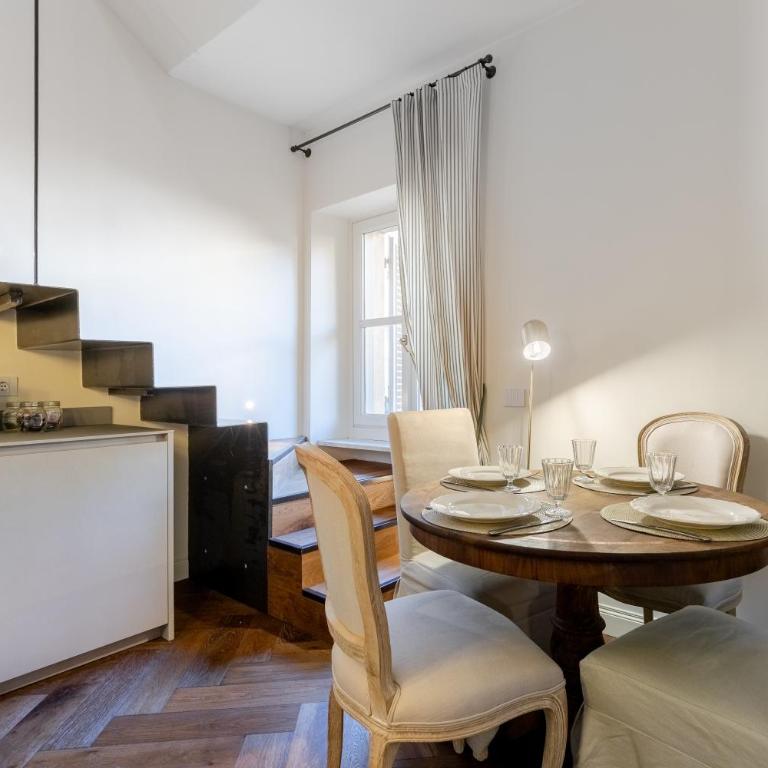 De Sonnaz Suite A - Two-Bedroom Deluxe Apartment with Balcony - 3