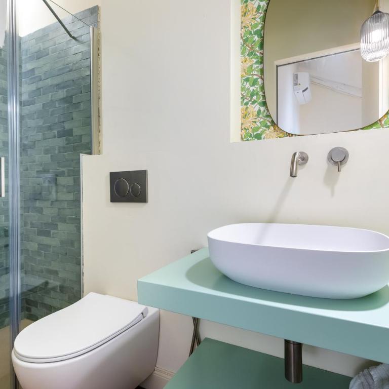 De Sonnaz Suite A - Two-Bedroom Deluxe Apartment with Balcony - 9