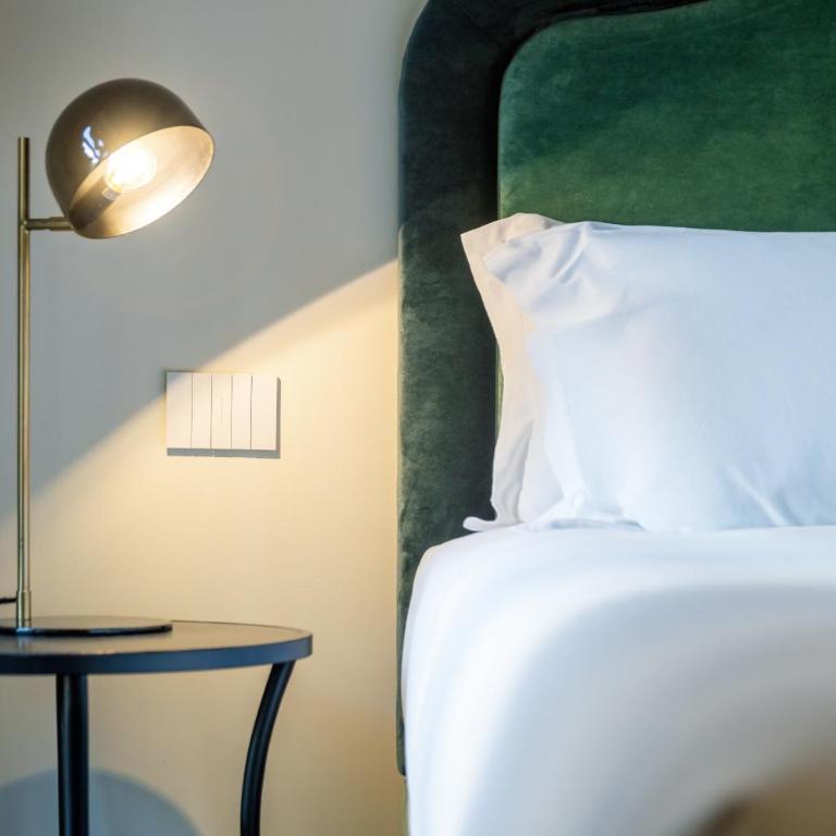 De Sonnaz Suite A - Two-Bedroom Deluxe Apartment with Balcony - 31