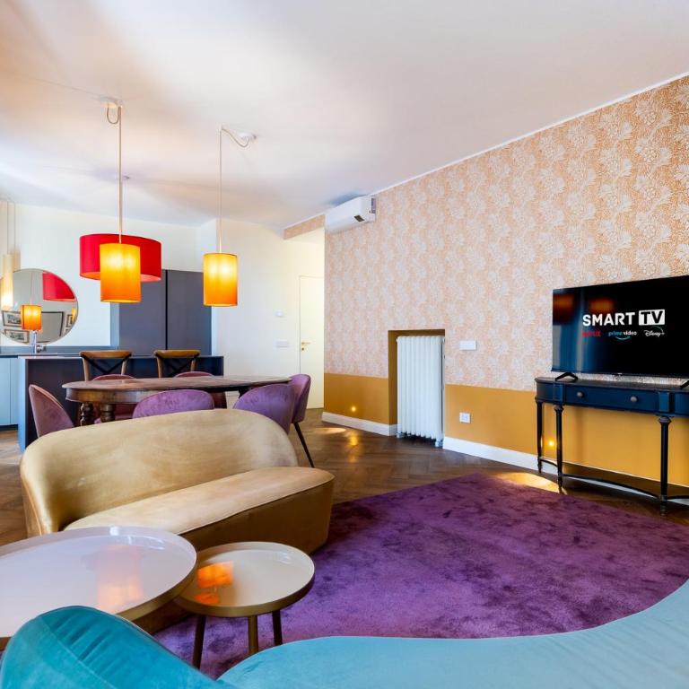 Suite De Sonnaz Elegante B - Two-Bedroom Deluxe Apartment with Balcony - 6