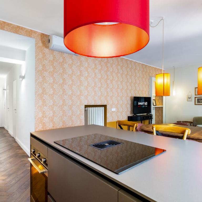 Suite De Sonnaz Elegante B - Two-Bedroom Deluxe Apartment with Balcony - 30