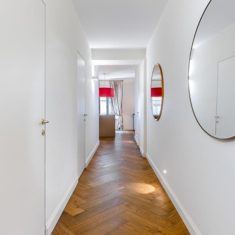 Suite De Sonnaz Elegante B - Two-Bedroom Deluxe Apartment with Balcony - 16