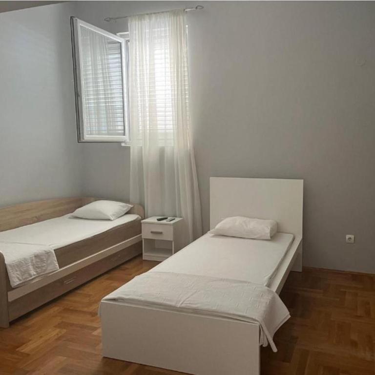 sinbia apartment - Two-Bedroom Apartment - 7