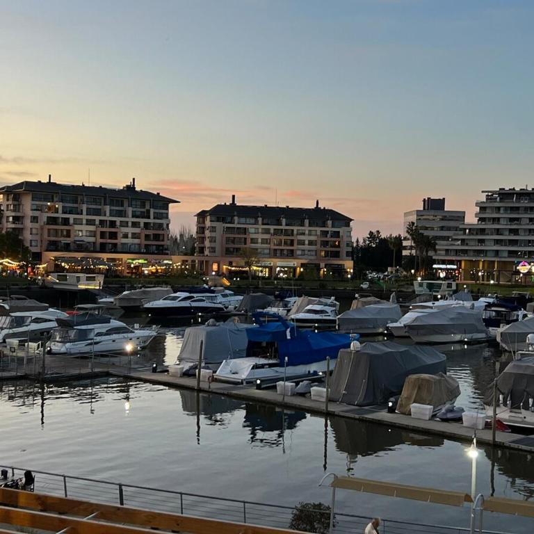 Estadía de Lujo con vista soñada a la Bahía grande de Nordelta - Two-Bedroom Apartment - 3