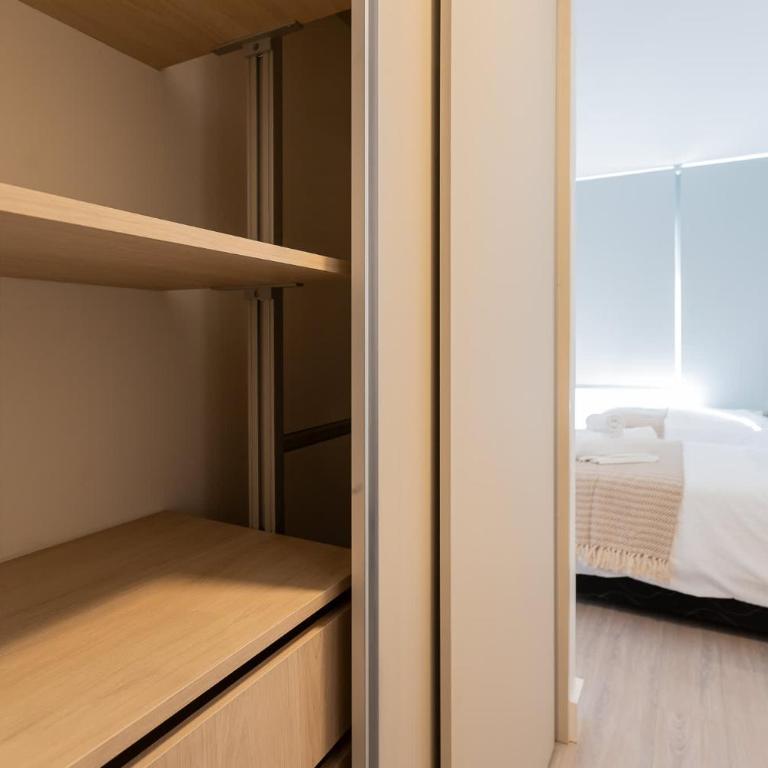 Spacious 2BR Apt Top Las Condes Location - Apartamento - 25