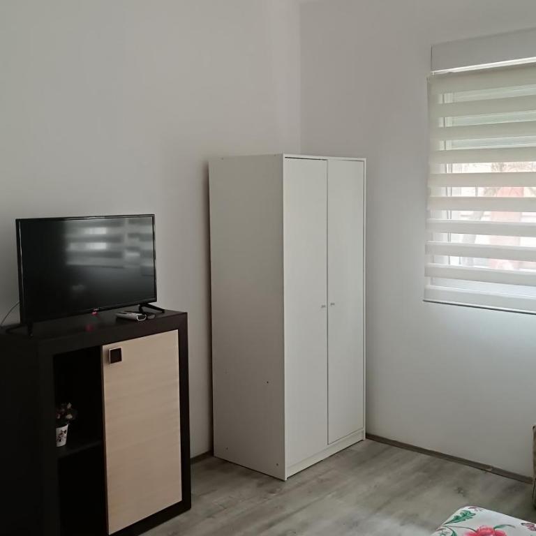 Happy Star - Dvokrevetna Soba sa Bračnim Krevetom - 14