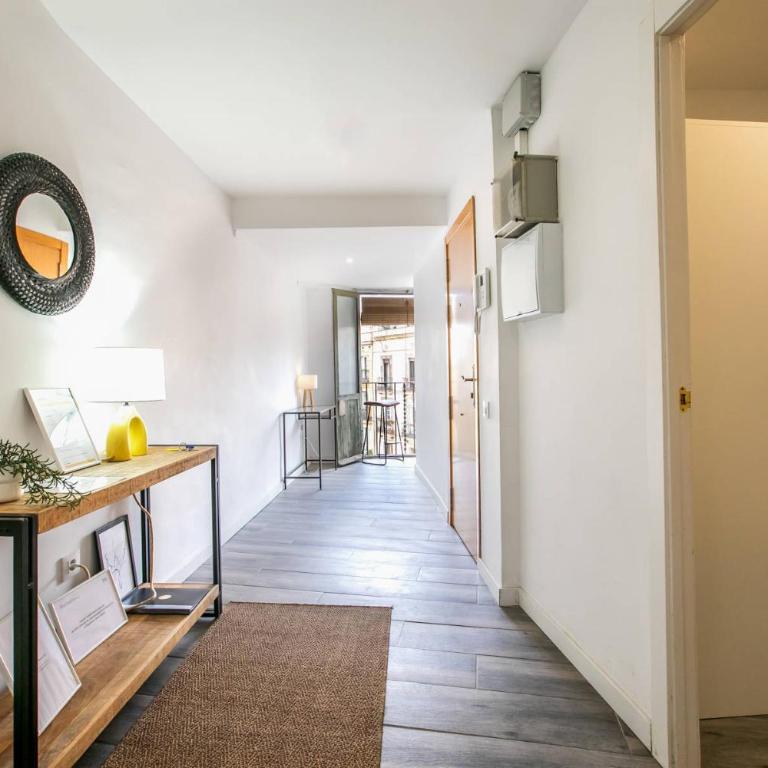 31ARA1092- Newly Refurbished 2BR Flat in the Gothi - Three-Bedroom Apartment - 12