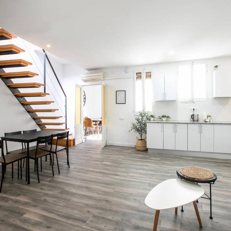 31ARA1092- Newly Refurbished 2BR Flat in the Gothi - Three-Bedroom Apartment - 7
