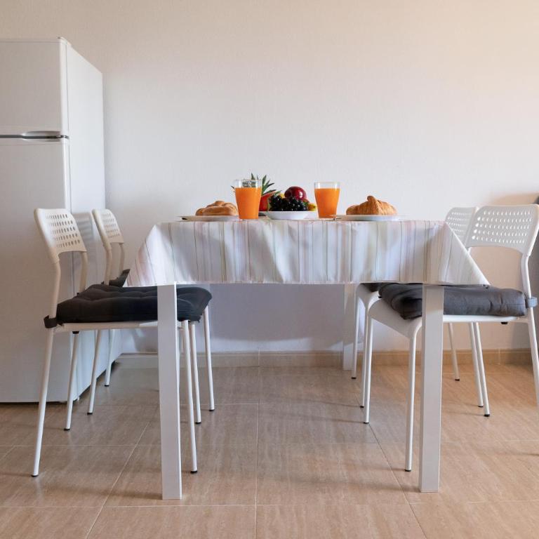 CT 386 AL - Faro's Roquetas Beach Apartment - One-Bedroom Apartment - 13
