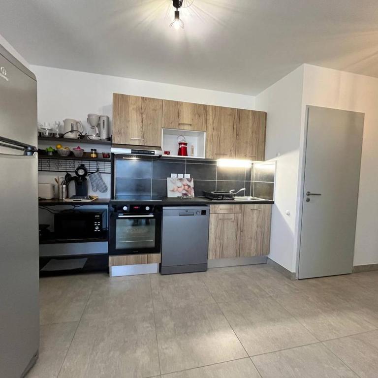 Naïa Lab - Two-Bedroom Apartment with View - 4