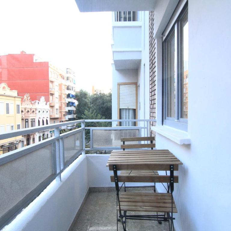 Cozy apartment in Cabanyal - Four-Bedroom Deluxe Apartment - 9