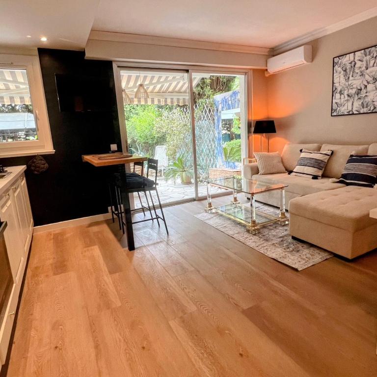 "Saint-Tropez" Superbe appartement avec Terrasse Jardin et Parking privé - Apartamento de 1 dormitorio - 1
