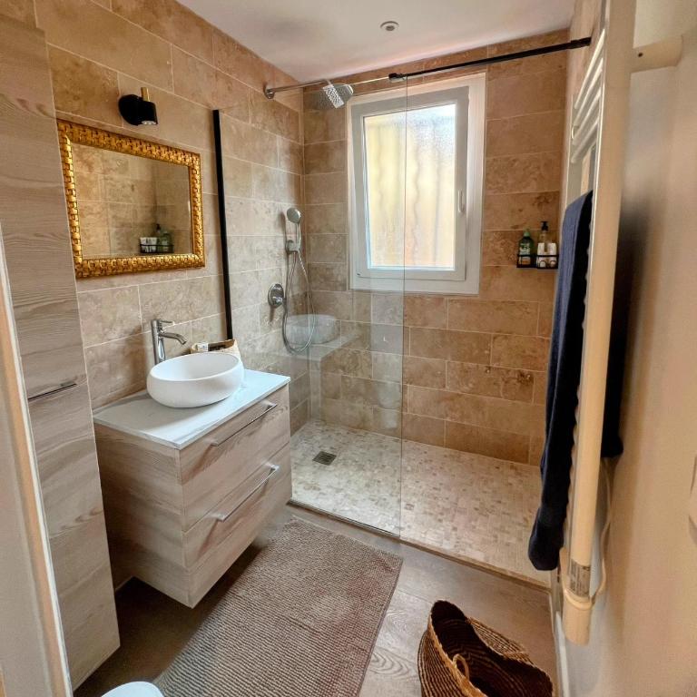 "Saint-Tropez" Superbe appartement avec Terrasse Jardin et Parking privé - Apartamento de 1 dormitorio - 13