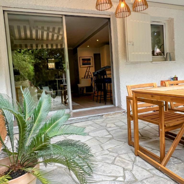 "Saint-Tropez" Superbe appartement avec Terrasse Jardin et Parking privé - Apartamento de 1 dormitorio - 16