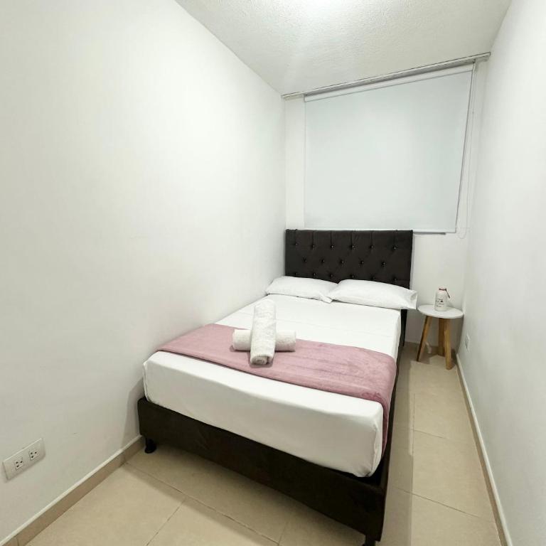 Encantadora Casa con Piscina Cerca a Ukumari, Villa Olimpica y Expofuturo - Casa de 4 dormitorios - 39