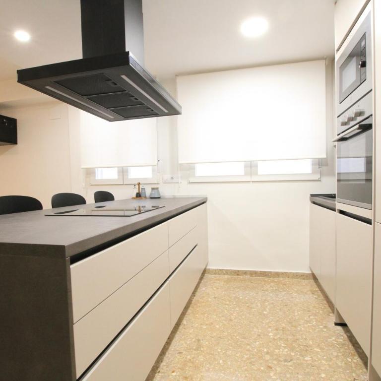 Cozy apartment in Cabanyal - Four-Bedroom Deluxe Apartment - 8