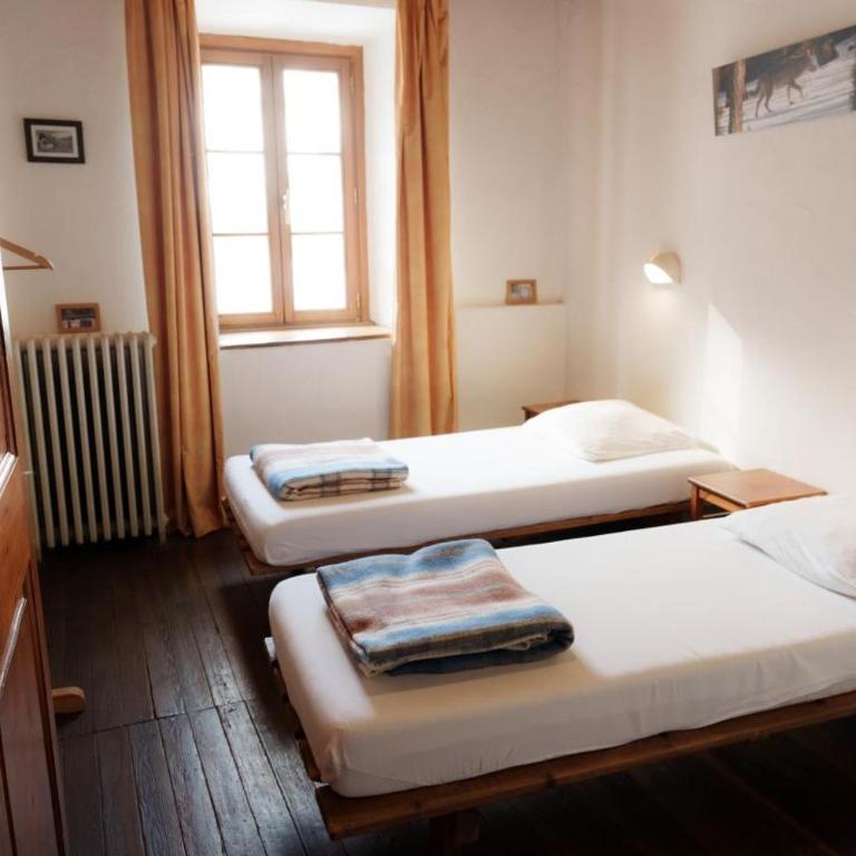 Auberge l'Estoilies - Chambre Double ou Lits Jumeaux avec Salle de Bains Privative - 1