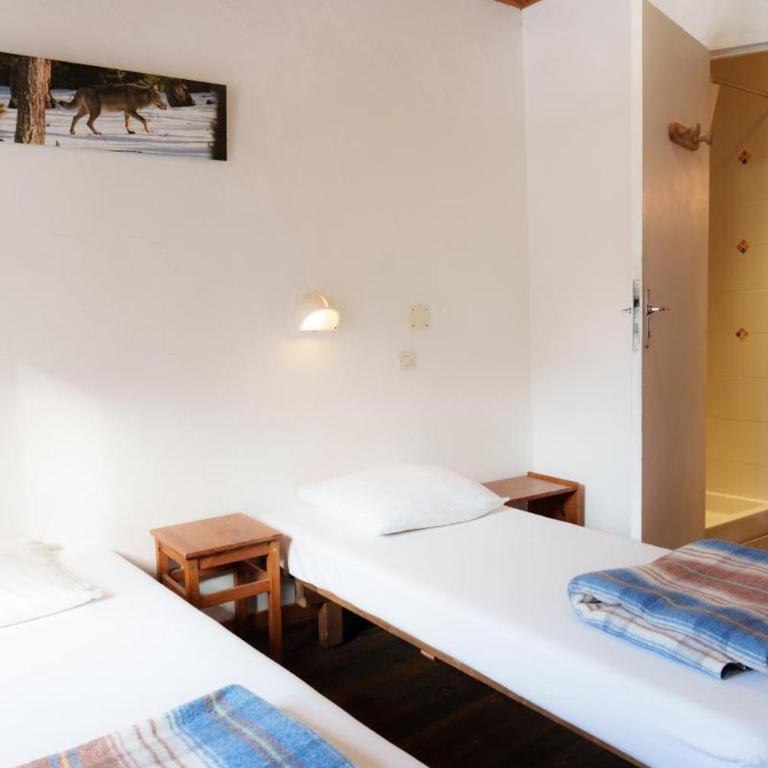 Auberge l'Estoilies - Chambre Double ou Lits Jumeaux avec Salle de Bains Privative - 2