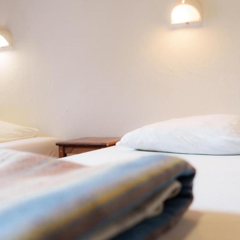 Auberge l'Estoilies - Chambre Double ou Lits Jumeaux avec Salle de Bains Privative - 6