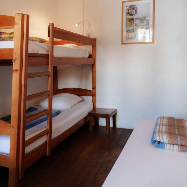 Auberge l'Estoilies - Chambre Triple avec Salle de Bains Commune - 2