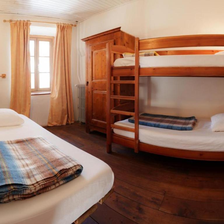 Auberge l'Estoilies - Chambre Triple avec Salle de Bains Commune - 3