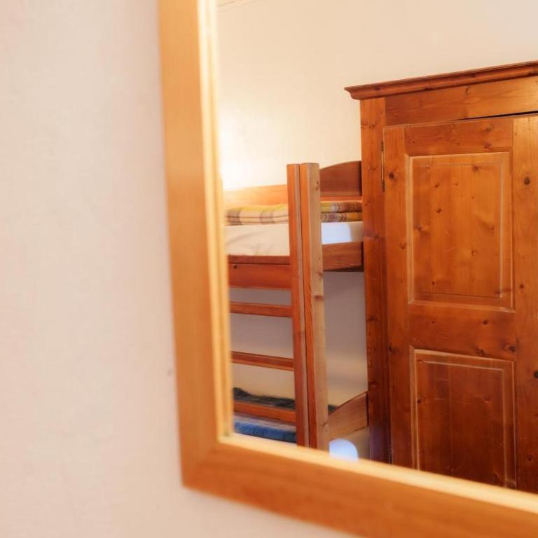 Auberge l'Estoilies - Chambre Triple avec Salle de Bains Commune - 5