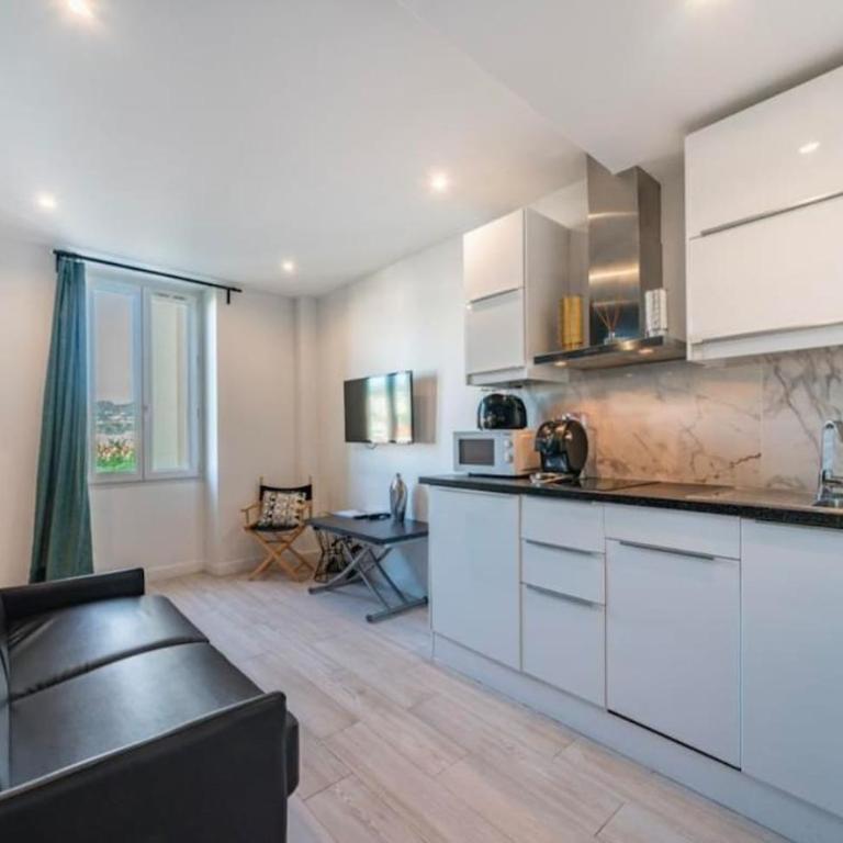 Close to train station and palace, quiet - Appartement 1 Chambre - 2